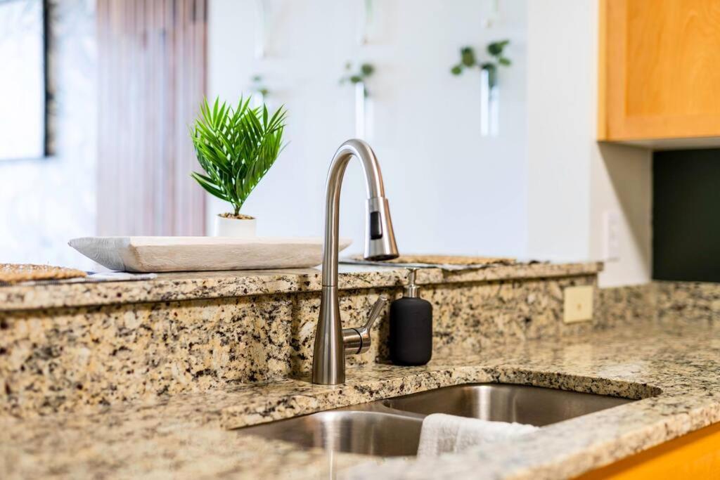 Entire Condo - Urban Safari In The Heart Of Atl Atlanta Ngoại thất bức ảnh
