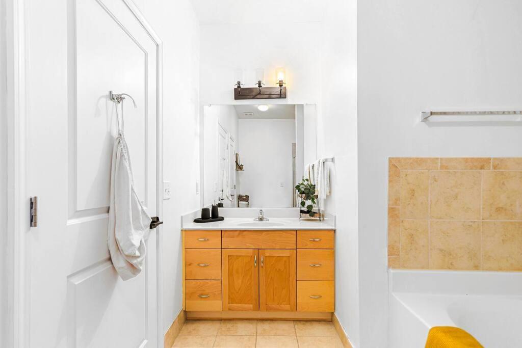 Entire Condo - Urban Safari In The Heart Of Atl Atlanta Ngoại thất bức ảnh