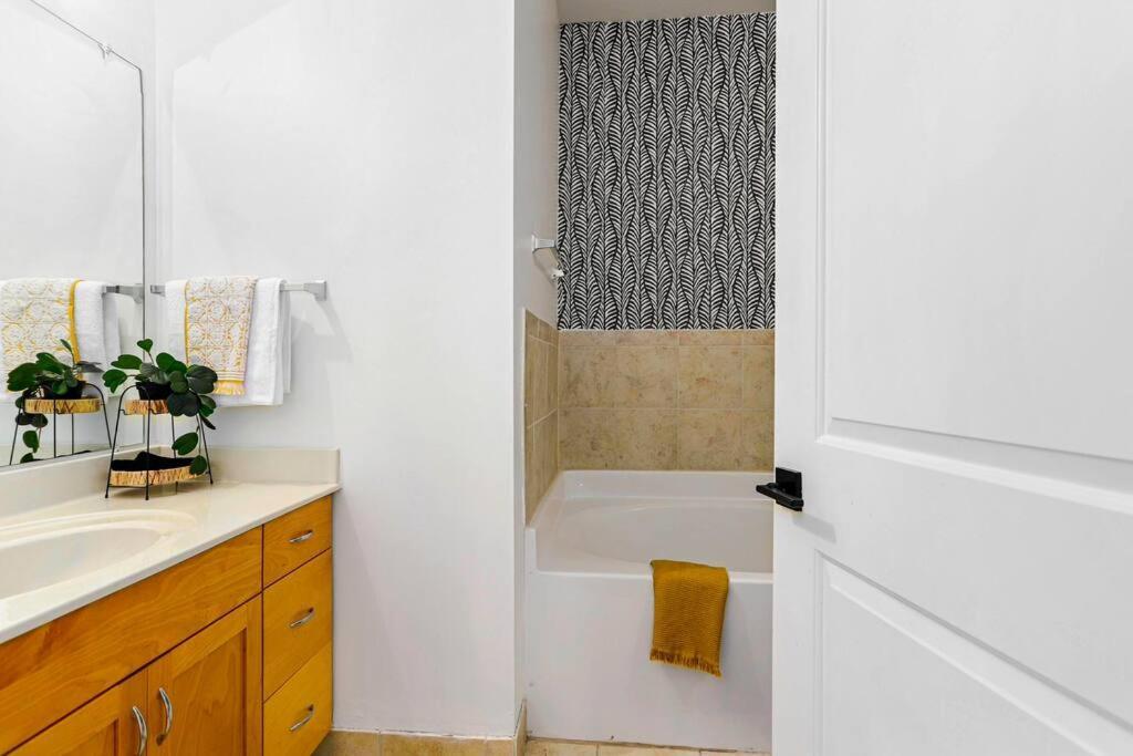 Entire Condo - Urban Safari In The Heart Of Atl Atlanta Ngoại thất bức ảnh